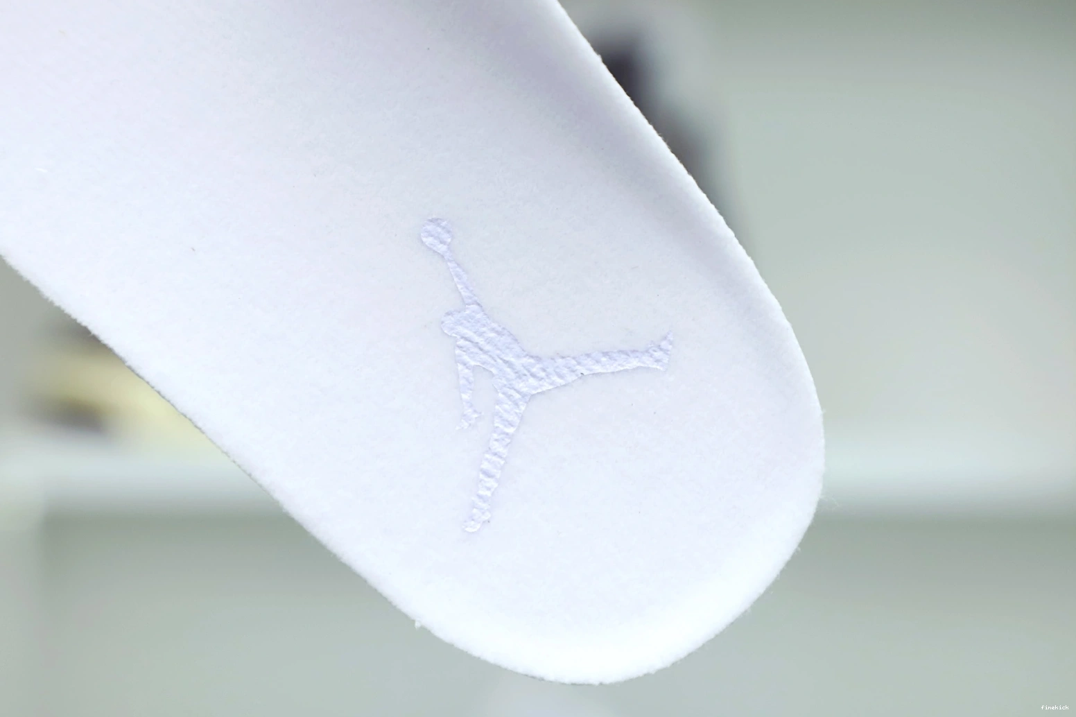 PURE 11 JORDAN VIOLET AIR LOW 0210